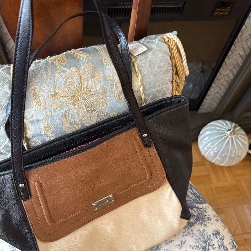 Nine West Black and Tan Geometric Handbag
